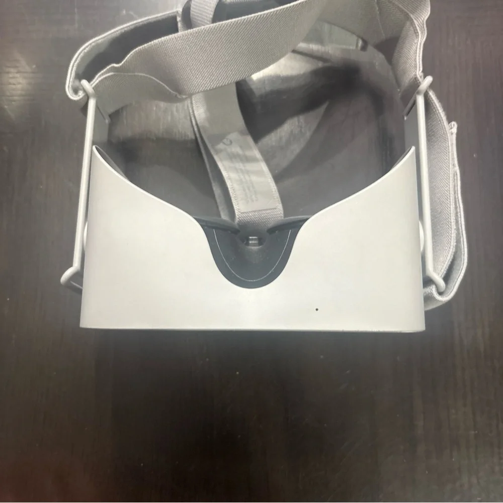 Oculus Go 32GB Standalone Virtual Reality Headset MH-A32 With No Controller